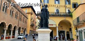 [P25] Piazza delle Erbe - Statuia victimelor » foto by gettyy
 - 
<span class="allrVoted glyphicon glyphicon-heart hidden" id="av1128368"></span>
<a class="m-l-10 hidden" id="sv1128368" onclick="voting_Foto_DelVot(,1128368,25716)" role="button">șterge vot <span class="glyphicon glyphicon-remove"></span></a>
<a id="v91128368" class=" c-red"  onclick="voting_Foto_SetVot(1128368)" role="button"><span class="glyphicon glyphicon-heart-empty"></span> <b>LIKE</b> = Votează poza</a> <img class="hidden"  id="f1128368W9" src="/imagini/loader.gif" border="0" /><span class="AjErrMes hidden" id="e1128368ErM"></span>