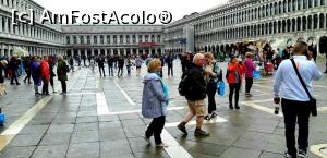 [P14] Lume... lume... în Piaţa San Marco » foto by gettyy
 - 
<span class="allrVoted glyphicon glyphicon-heart hidden" id="av1148369"></span>
<a class="m-l-10 hidden" id="sv1148369" onclick="voting_Foto_DelVot(,1148369,25716)" role="button">șterge vot <span class="glyphicon glyphicon-remove"></span></a>
<a id="v91148369" class=" c-red"  onclick="voting_Foto_SetVot(1148369)" role="button"><span class="glyphicon glyphicon-heart-empty"></span> <b>LIKE</b> = Votează poza</a> <img class="hidden"  id="f1148369W9" src="/imagini/loader.gif" border="0" /><span class="AjErrMes hidden" id="e1148369ErM"></span>