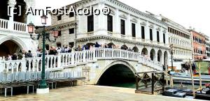 [P32] Podul della Paglia - plin cu turişti pozând Puntea Suspinelor » foto by gettyy
 - 
<span class="allrVoted glyphicon glyphicon-heart hidden" id="av1148391"></span>
<a class="m-l-10 hidden" id="sv1148391" onclick="voting_Foto_DelVot(,1148391,25716)" role="button">șterge vot <span class="glyphicon glyphicon-remove"></span></a>
<a id="v91148391" class=" c-red"  onclick="voting_Foto_SetVot(1148391)" role="button"><span class="glyphicon glyphicon-heart-empty"></span> <b>LIKE</b> = Votează poza</a> <img class="hidden"  id="f1148391W9" src="/imagini/loader.gif" border="0" /><span class="AjErrMes hidden" id="e1148391ErM"></span>