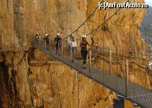 [P03] Doza de adrenalina. Puntea se clatina datorita vantului exact ca in filme. Numara pana la cinci si respira adanc » foto by Radu Tudoran
 - 
<span class="allrVoted glyphicon glyphicon-heart hidden" id="av667392"></span>
<a class="m-l-10 hidden" id="sv667392" onclick="voting_Foto_DelVot(,667392,25725)" role="button">șterge vot <span class="glyphicon glyphicon-remove"></span></a>
<a id="v9667392" class=" c-red"  onclick="voting_Foto_SetVot(667392)" role="button"><span class="glyphicon glyphicon-heart-empty"></span> <b>LIKE</b> = Votează poza</a> <img class="hidden"  id="f667392W9" src="/imagini/loader.gif" border="0" /><span class="AjErrMes hidden" id="e667392ErM"></span>