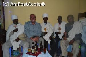 [P05] În Etiopia la băute cu niște popi. :)  » foto by TraianS
 - 
<span class="allrVoted glyphicon glyphicon-heart hidden" id="av1112501"></span>
<a class="m-l-10 hidden" id="sv1112501" onclick="voting_Foto_DelVot(,1112501,25754)" role="button">șterge vot <span class="glyphicon glyphicon-remove"></span></a>
<a id="v91112501" class=" c-red"  onclick="voting_Foto_SetVot(1112501)" role="button"><span class="glyphicon glyphicon-heart-empty"></span> <b>LIKE</b> = Votează poza</a> <img class="hidden"  id="f1112501W9" src="/imagini/loader.gif" border="0" /><span class="AjErrMes hidden" id="e1112501ErM"></span>