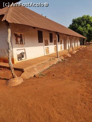 [P26] la curtea regelui din Abomey » foto by robert
 - 
<span class="allrVoted glyphicon glyphicon-heart hidden" id="av1347313"></span>
<a class="m-l-10 hidden" id="sv1347313" onclick="voting_Foto_DelVot(,1347313,25754)" role="button">șterge vot <span class="glyphicon glyphicon-remove"></span></a>
<a id="v91347313" class=" c-red"  onclick="voting_Foto_SetVot(1347313)" role="button"><span class="glyphicon glyphicon-heart-empty"></span> <b>LIKE</b> = Votează poza</a> <img class="hidden"  id="f1347313W9" src="/imagini/loader.gif" border="0" /><span class="AjErrMes hidden" id="e1347313ErM"></span>