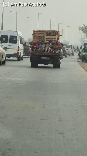 [P08] trafic african » foto by robert
 - 
<span class="allrVoted glyphicon glyphicon-heart hidden" id="av1347294"></span>
<a class="m-l-10 hidden" id="sv1347294" onclick="voting_Foto_DelVot(,1347294,25754)" role="button">șterge vot <span class="glyphicon glyphicon-remove"></span></a>
<a id="v91347294" class=" c-red"  onclick="voting_Foto_SetVot(1347294)" role="button"><span class="glyphicon glyphicon-heart-empty"></span> <b>LIKE</b> = Votează poza</a> <img class="hidden"  id="f1347294W9" src="/imagini/loader.gif" border="0" /><span class="AjErrMes hidden" id="e1347294ErM"></span>