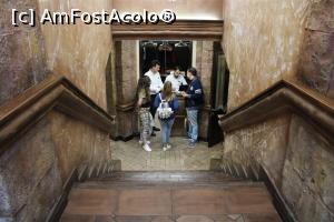 [P03] Armenia, Yerevan, Yerevan Tavern, Doritorii așteaptă intrarea » foto by mprofeanu
 - 
<span class="allrVoted glyphicon glyphicon-heart hidden" id="av1112623"></span>
<a class="m-l-10 hidden" id="sv1112623" onclick="voting_Foto_DelVot(,1112623,25756)" role="button">șterge vot <span class="glyphicon glyphicon-remove"></span></a>
<a id="v91112623" class=" c-red"  onclick="voting_Foto_SetVot(1112623)" role="button"><span class="glyphicon glyphicon-heart-empty"></span> <b>LIKE</b> = Votează poza</a> <img class="hidden"  id="f1112623W9" src="/imagini/loader.gif" border="0" /><span class="AjErrMes hidden" id="e1112623ErM"></span>