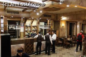 [P04] Armenia, Yerevan, Yerevan Tavern, Barul, personalul așteaptă, abia plecase un grup » foto by mprofeanu
 - 
<span class="allrVoted glyphicon glyphicon-heart hidden" id="av1112624"></span>
<a class="m-l-10 hidden" id="sv1112624" onclick="voting_Foto_DelVot(,1112624,25756)" role="button">șterge vot <span class="glyphicon glyphicon-remove"></span></a>
<a id="v91112624" class=" c-red"  onclick="voting_Foto_SetVot(1112624)" role="button"><span class="glyphicon glyphicon-heart-empty"></span> <b>LIKE</b> = Votează poza</a> <img class="hidden"  id="f1112624W9" src="/imagini/loader.gif" border="0" /><span class="AjErrMes hidden" id="e1112624ErM"></span>