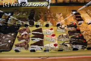 [P57] Armenia,  Yerevan, Dalma Garden Mall, prăjiturile sunt cam grase... » foto by mprofeanu
 - 
<span class="allrVoted glyphicon glyphicon-heart hidden" id="av1112677"></span>
<a class="m-l-10 hidden" id="sv1112677" onclick="voting_Foto_DelVot(,1112677,25756)" role="button">șterge vot <span class="glyphicon glyphicon-remove"></span></a>
<a id="v91112677" class=" c-red"  onclick="voting_Foto_SetVot(1112677)" role="button"><span class="glyphicon glyphicon-heart-empty"></span> <b>LIKE</b> = Votează poza</a> <img class="hidden"  id="f1112677W9" src="/imagini/loader.gif" border="0" /><span class="AjErrMes hidden" id="e1112677ErM"></span>