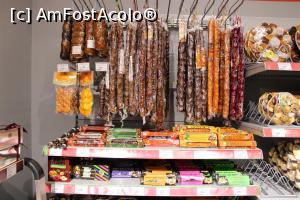 [P60] Armenia, Yerevan, Delma Garden Mall, fructe frumos ambalate, șirag mai mare sau mai mic în cutie » foto by mprofeanu
 - 
<span class="allrVoted glyphicon glyphicon-heart hidden" id="av1112680"></span>
<a class="m-l-10 hidden" id="sv1112680" onclick="voting_Foto_DelVot(,1112680,25756)" role="button">șterge vot <span class="glyphicon glyphicon-remove"></span></a>
<a id="v91112680" class=" c-red"  onclick="voting_Foto_SetVot(1112680)" role="button"><span class="glyphicon glyphicon-heart-empty"></span> <b>LIKE</b> = Votează poza</a> <img class="hidden"  id="f1112680W9" src="/imagini/loader.gif" border="0" /><span class="AjErrMes hidden" id="e1112680ErM"></span>