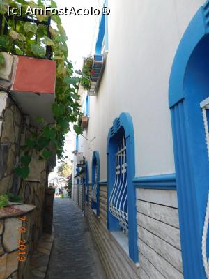 [P13] Străduţa dintre hotel şi moschee care duce la faleză şi la Deniz Cafe » foto by irinad
 - 
<span class="allrVoted glyphicon glyphicon-heart hidden" id="av1113521"></span>
<a class="m-l-10 hidden" id="sv1113521" onclick="voting_Foto_DelVot(,1113521,25762)" role="button">șterge vot <span class="glyphicon glyphicon-remove"></span></a>
<a id="v91113521" class=" c-red"  onclick="voting_Foto_SetVot(1113521)" role="button"><span class="glyphicon glyphicon-heart-empty"></span> <b>LIKE</b> = Votează poza</a> <img class="hidden"  id="f1113521W9" src="/imagini/loader.gif" border="0" /><span class="AjErrMes hidden" id="e1113521ErM"></span>