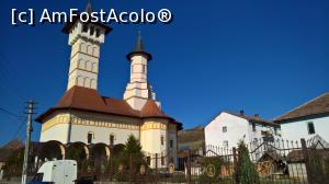[P06] Biserica nouă Sf Paraschiva din Slimnic » foto by AZE
 - 
<span class="allrVoted glyphicon glyphicon-heart hidden" id="av915837"></span>
<a class="m-l-10 hidden" id="sv915837" onclick="voting_Foto_DelVot(,915837,25777)" role="button">șterge vot <span class="glyphicon glyphicon-remove"></span></a>
<a id="v9915837" class=" c-red"  onclick="voting_Foto_SetVot(915837)" role="button"><span class="glyphicon glyphicon-heart-empty"></span> <b>LIKE</b> = Votează poza</a> <img class="hidden"  id="f915837W9" src="/imagini/loader.gif" border="0" /><span class="AjErrMes hidden" id="e915837ErM"></span>