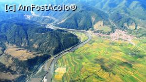[P18] Valea Oltului și Boița-splendid de sus » foto by AZE
 - 
<span class="allrVoted glyphicon glyphicon-heart hidden" id="av961088"></span>
<a class="m-l-10 hidden" id="sv961088" onclick="voting_Foto_DelVot(,961088,25777)" role="button">șterge vot <span class="glyphicon glyphicon-remove"></span></a>
<a id="v9961088" class=" c-red"  onclick="voting_Foto_SetVot(961088)" role="button"><span class="glyphicon glyphicon-heart-empty"></span> <b>LIKE</b> = Votează poza</a> <img class="hidden"  id="f961088W9" src="/imagini/loader.gif" border="0" /><span class="AjErrMes hidden" id="e961088ErM"></span>