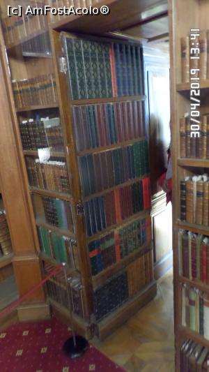 [P23] Palatul Festetics, Keszthely. Interiorul. Biblioteca Helikon. Ușa secretă » foto by ungureanica
 - 
<span class="allrVoted glyphicon glyphicon-heart hidden" id="av1115239"></span>
<a class="m-l-10 hidden" id="sv1115239" onclick="voting_Foto_DelVot(,1115239,25784)" role="button">șterge vot <span class="glyphicon glyphicon-remove"></span></a>
<a id="v91115239" class=" c-red"  onclick="voting_Foto_SetVot(1115239)" role="button"><span class="glyphicon glyphicon-heart-empty"></span> <b>LIKE</b> = Votează poza</a> <img class="hidden"  id="f1115239W9" src="/imagini/loader.gif" border="0" /><span class="AjErrMes hidden" id="e1115239ErM"></span>