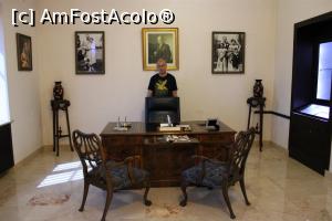 [P49] Echmiadzin, Muzeul Alex și Marie Manoogian Casa Trezoreriei, Tablouri cu membrii familiei Manoogian, donatoarea fondurilor pentru construcția muzeului » foto by mprofeanu
 - 
<span class="allrVoted glyphicon glyphicon-heart hidden" id="av1135612"></span>
<a class="m-l-10 hidden" id="sv1135612" onclick="voting_Foto_DelVot(,1135612,25788)" role="button">șterge vot <span class="glyphicon glyphicon-remove"></span></a>
<a id="v91135612" class=" c-red"  onclick="voting_Foto_SetVot(1135612)" role="button"><span class="glyphicon glyphicon-heart-empty"></span> <b>LIKE</b> = Votează poza</a> <img class="hidden"  id="f1135612W9" src="/imagini/loader.gif" border="0" /><span class="AjErrMes hidden" id="e1135612ErM"></span>
