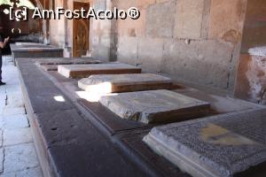 [P56] Echmiadzin, Biserica Sf. Gayane, Mormintele de pe coridor și intrarea în plan secund » foto by mprofeanu
 - 
<span class="allrVoted glyphicon glyphicon-heart hidden" id="av1135619"></span>
<a class="m-l-10 hidden" id="sv1135619" onclick="voting_Foto_DelVot(,1135619,25788)" role="button">șterge vot <span class="glyphicon glyphicon-remove"></span></a>
<a id="v91135619" class=" c-red"  onclick="voting_Foto_SetVot(1135619)" role="button"><span class="glyphicon glyphicon-heart-empty"></span> <b>LIKE</b> = Votează poza</a> <img class="hidden"  id="f1135619W9" src="/imagini/loader.gif" border="0" /><span class="AjErrMes hidden" id="e1135619ErM"></span>