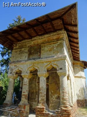 [P20] Biserica cu hramul „Adormirea Maicii Domnului” ctitorită între anii 1722-1730 de familia boierească Strâmbeanu - monument istoric degradat - sat Pitaru.  » foto by tata123 🔱
 - 
<span class="allrVoted glyphicon glyphicon-heart hidden" id="av1115932"></span>
<a class="m-l-10 hidden" id="sv1115932" onclick="voting_Foto_DelVot(,1115932,25793)" role="button">șterge vot <span class="glyphicon glyphicon-remove"></span></a>
<a id="v91115932" class=" c-red"  onclick="voting_Foto_SetVot(1115932)" role="button"><span class="glyphicon glyphicon-heart-empty"></span> <b>LIKE</b> = Votează poza</a> <img class="hidden"  id="f1115932W9" src="/imagini/loader.gif" border="0" /><span class="AjErrMes hidden" id="e1115932ErM"></span>