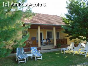 [P09] Casa noastră și o parte din curte.  » foto by Carmen Ion
 - 
<span class="allrVoted glyphicon glyphicon-heart hidden" id="av1116526"></span>
<a class="m-l-10 hidden" id="sv1116526" onclick="voting_Foto_DelVot(,1116526,25799)" role="button">șterge vot <span class="glyphicon glyphicon-remove"></span></a>
<a id="v91116526" class=" c-red"  onclick="voting_Foto_SetVot(1116526)" role="button"><span class="glyphicon glyphicon-heart-empty"></span> <b>LIKE</b> = Votează poza</a> <img class="hidden"  id="f1116526W9" src="/imagini/loader.gif" border="0" /><span class="AjErrMes hidden" id="e1116526ErM"></span>