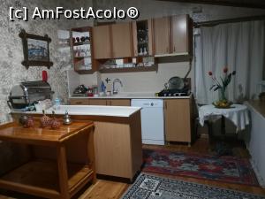 [P18] Bucătăria comună de la ultimul etaj » foto by crismis
 - 
<span class="allrVoted glyphicon glyphicon-heart hidden" id="av1118583"></span>
<a class="m-l-10 hidden" id="sv1118583" onclick="voting_Foto_DelVot(,1118583,25828)" role="button">șterge vot <span class="glyphicon glyphicon-remove"></span></a>
<a id="v91118583" class=" c-red"  onclick="voting_Foto_SetVot(1118583)" role="button"><span class="glyphicon glyphicon-heart-empty"></span> <b>LIKE</b> = Votează poza</a> <img class="hidden"  id="f1118583W9" src="/imagini/loader.gif" border="0" /><span class="AjErrMes hidden" id="e1118583ErM"></span>