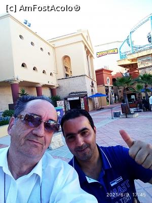 [P38] MOHAMED ALI , un receptioner intalnit intamplator... simpatic berberul... Mohamed Ali  .Erau 4 cu acelasi nume la hotel: 2 la receptie , unul la bucatarie si unul la barul de zi ..simpatici , glumeti ..cel din poza a fost extrem de atent si m-a sfatuit ce sa cumpar , de la cine.. » foto by viorelgeorgescu
 - 
<span class="allrVoted glyphicon glyphicon-heart hidden" id="av1232842"></span>
<a class="m-l-10 hidden" id="sv1232842" onclick="voting_Foto_DelVot(,1232842,25830)" role="button">șterge vot <span class="glyphicon glyphicon-remove"></span></a>
<a id="v91232842" class=" c-red"  onclick="voting_Foto_SetVot(1232842)" role="button"><span class="glyphicon glyphicon-heart-empty"></span> <b>LIKE</b> = Votează poza</a> <img class="hidden"  id="f1232842W9" src="/imagini/loader.gif" border="0" /><span class="AjErrMes hidden" id="e1232842ErM"></span>