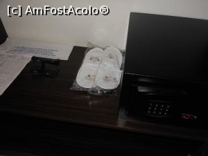 [P14] Antalya - Bașaran Business Hotel. O parte din dotările camerei 106.  » foto by iulianic
 - 
<span class="allrVoted glyphicon glyphicon-heart hidden" id="av1119771"></span>
<a class="m-l-10 hidden" id="sv1119771" onclick="voting_Foto_DelVot(,1119771,25845)" role="button">șterge vot <span class="glyphicon glyphicon-remove"></span></a>
<a id="v91119771" class=" c-red"  onclick="voting_Foto_SetVot(1119771)" role="button"><span class="glyphicon glyphicon-heart-empty"></span> <b>LIKE</b> = Votează poza</a> <img class="hidden"  id="f1119771W9" src="/imagini/loader.gif" border="0" /><span class="AjErrMes hidden" id="e1119771ErM"></span>