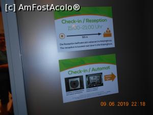 [P03] spre aparatul pentru check-im » foto by zlatna
 - 
<span class="allrVoted glyphicon glyphicon-heart hidden" id="av1120074"></span>
<a class="m-l-10 hidden" id="sv1120074" onclick="voting_Foto_DelVot(,1120074,25852)" role="button">șterge vot <span class="glyphicon glyphicon-remove"></span></a>
<a id="v91120074" class=" c-red"  onclick="voting_Foto_SetVot(1120074)" role="button"><span class="glyphicon glyphicon-heart-empty"></span> <b>LIKE</b> = Votează poza</a> <img class="hidden"  id="f1120074W9" src="/imagini/loader.gif" border="0" /><span class="AjErrMes hidden" id="e1120074ErM"></span>