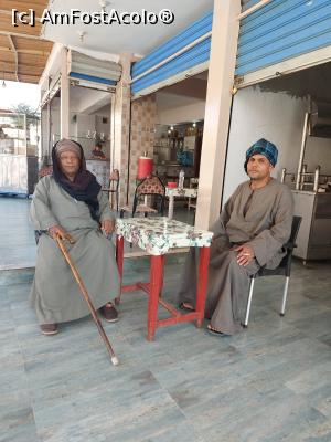 [P18] ei doi asteptand clienti sau stand la o poveste... » foto by roth
 - 
<span class="allrVoted glyphicon glyphicon-heart hidden" id="av1220839"></span>
<a class="m-l-10 hidden" id="sv1220839" onclick="voting_Foto_DelVot(,1220839,25858)" role="button">șterge vot <span class="glyphicon glyphicon-remove"></span></a>
<a id="v91220839" class=" c-red"  onclick="voting_Foto_SetVot(1220839)" role="button"><span class="glyphicon glyphicon-heart-empty"></span> <b>LIKE</b> = Votează poza</a> <img class="hidden"  id="f1220839W9" src="/imagini/loader.gif" border="0" /><span class="AjErrMes hidden" id="e1220839ErM"></span>