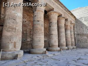 [P30] Medinet Hahu, coloane cu scriere in relief, cu picturi colorate si foarte bine pastrate » foto by roth
 - 
<span class="allrVoted glyphicon glyphicon-heart hidden" id="av1221375"></span>
<a class="m-l-10 hidden" id="sv1221375" onclick="voting_Foto_DelVot(,1221375,25858)" role="button">șterge vot <span class="glyphicon glyphicon-remove"></span></a>
<a id="v91221375" class=" c-red"  onclick="voting_Foto_SetVot(1221375)" role="button"><span class="glyphicon glyphicon-heart-empty"></span> <b>LIKE</b> = Votează poza</a> <img class="hidden"  id="f1221375W9" src="/imagini/loader.gif" border="0" /><span class="AjErrMes hidden" id="e1221375ErM"></span>