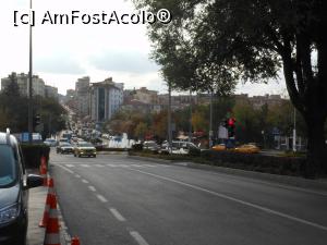 [P09] Nevșehir - Circulația în centrul orașului.  » foto by iulianic
 - 
<span class="allrVoted glyphicon glyphicon-heart hidden" id="av1121965"></span>
<a class="m-l-10 hidden" id="sv1121965" onclick="voting_Foto_DelVot(,1121965,25870)" role="button">șterge vot <span class="glyphicon glyphicon-remove"></span></a>
<a id="v91121965" class=" c-red"  onclick="voting_Foto_SetVot(1121965)" role="button"><span class="glyphicon glyphicon-heart-empty"></span> <b>LIKE</b> = Votează poza</a> <img class="hidden"  id="f1121965W9" src="/imagini/loader.gif" border="0" /><span class="AjErrMes hidden" id="e1121965ErM"></span>