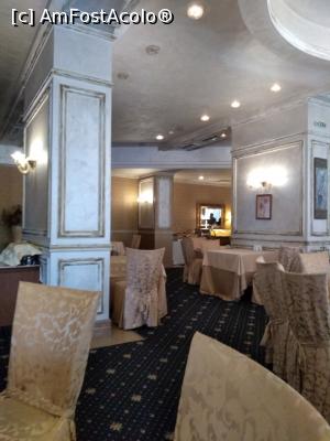 [P23] Festa Sofia Hotel - sala de mese restaurant / MD » foto by Dragoș_MD
 - 
<span class="allrVoted glyphicon glyphicon-heart hidden" id="av1124719"></span>
<a class="m-l-10 hidden" id="sv1124719" onclick="voting_Foto_DelVot(,1124719,25883)" role="button">șterge vot <span class="glyphicon glyphicon-remove"></span></a>
<a id="v91124719" class=" c-red"  onclick="voting_Foto_SetVot(1124719)" role="button"><span class="glyphicon glyphicon-heart-empty"></span> <b>LIKE</b> = Votează poza</a> <img class="hidden"  id="f1124719W9" src="/imagini/loader.gif" border="0" /><span class="AjErrMes hidden" id="e1124719ErM"></span>