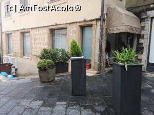 [P01] Le Tre Rose; intrarea și aspectul exterior banal » foto by crismis
 - 
<span class="allrVoted glyphicon glyphicon-heart hidden" id="av1125255"></span>
<a class="m-l-10 hidden" id="sv1125255" onclick="voting_Foto_DelVot(,1125255,25903)" role="button">șterge vot <span class="glyphicon glyphicon-remove"></span></a>
<a id="v91125255" class=" c-red"  onclick="voting_Foto_SetVot(1125255)" role="button"><span class="glyphicon glyphicon-heart-empty"></span> <b>LIKE</b> = Votează poza</a> <img class="hidden"  id="f1125255W9" src="/imagini/loader.gif" border="0" /><span class="AjErrMes hidden" id="e1125255ErM"></span>