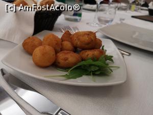 [P08] Le Tre Rose; chifteluțe fine de pește » foto by crismis
 - 
<span class="allrVoted glyphicon glyphicon-heart hidden" id="av1125262"></span>
<a class="m-l-10 hidden" id="sv1125262" onclick="voting_Foto_DelVot(,1125262,25903)" role="button">șterge vot <span class="glyphicon glyphicon-remove"></span></a>
<a id="v91125262" class=" c-red"  onclick="voting_Foto_SetVot(1125262)" role="button"><span class="glyphicon glyphicon-heart-empty"></span> <b>LIKE</b> = Votează poza</a> <img class="hidden"  id="f1125262W9" src="/imagini/loader.gif" border="0" /><span class="AjErrMes hidden" id="e1125262ErM"></span>