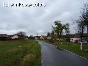 [P05] Am pornit la plimbare pe strada-alee care trece prin fața caselor.  » foto by tata123 🔱
 - 
<span class="allrVoted glyphicon glyphicon-heart hidden" id="av1126016"></span>
<a class="m-l-10 hidden" id="sv1126016" onclick="voting_Foto_DelVot(,1126016,25913)" role="button">șterge vot <span class="glyphicon glyphicon-remove"></span></a>
<a id="v91126016" class=" c-red"  onclick="voting_Foto_SetVot(1126016)" role="button"><span class="glyphicon glyphicon-heart-empty"></span> <b>LIKE</b> = Votează poza</a> <img class="hidden"  id="f1126016W9" src="/imagini/loader.gif" border="0" /><span class="AjErrMes hidden" id="e1126016ErM"></span>