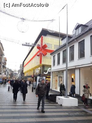[P15] Pasarela magazinului Salling » foto by carina_10
 - 
<span class="allrVoted glyphicon glyphicon-heart hidden" id="av1126328"></span>
<a class="m-l-10 hidden" id="sv1126328" onclick="voting_Foto_DelVot(,1126328,25915)" role="button">șterge vot <span class="glyphicon glyphicon-remove"></span></a>
<a id="v91126328" class=" c-red"  onclick="voting_Foto_SetVot(1126328)" role="button"><span class="glyphicon glyphicon-heart-empty"></span> <b>LIKE</b> = Votează poza</a> <img class="hidden"  id="f1126328W9" src="/imagini/loader.gif" border="0" /><span class="AjErrMes hidden" id="e1126328ErM"></span>
