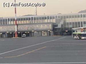 [P11] Cu avionul spre Creta - aeroportul din Heraklion » foto by nicole33
 - 
<span class="allrVoted glyphicon glyphicon-heart hidden" id="av1361190"></span>
<a class="m-l-10 hidden" id="sv1361190" onclick="voting_Foto_DelVot(,1361190,25921)" role="button">șterge vot <span class="glyphicon glyphicon-remove"></span></a>
<a id="v91361190" class=" c-red"  onclick="voting_Foto_SetVot(1361190)" role="button"><span class="glyphicon glyphicon-heart-empty"></span> <b>LIKE</b> = Votează poza</a> <img class="hidden"  id="f1361190W9" src="/imagini/loader.gif" border="0" /><span class="AjErrMes hidden" id="e1361190ErM"></span>