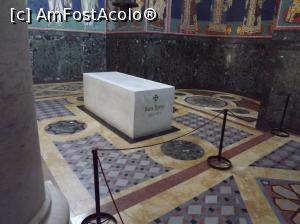 [P10] Topola / Oplenac - Biserica Sv. Đorđa, „sarcofagul” lui Karađorđe » foto by Dragoș_MD
 - 
<span class="allrVoted glyphicon glyphicon-heart hidden" id="av1130859"></span>
<a class="m-l-10 hidden" id="sv1130859" onclick="voting_Foto_DelVot(,1130859,25929)" role="button">șterge vot <span class="glyphicon glyphicon-remove"></span></a>
<a id="v91130859" class=" c-red"  onclick="voting_Foto_SetVot(1130859)" role="button"><span class="glyphicon glyphicon-heart-empty"></span> <b>LIKE</b> = Votează poza</a> <img class="hidden"  id="f1130859W9" src="/imagini/loader.gif" border="0" /><span class="AjErrMes hidden" id="e1130859ErM"></span>