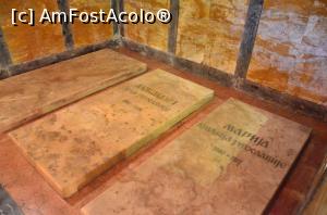 [P14] Topola / Oplenac - Biserica Sv. Đorđa, în criptă, mormintele lui Alexandru I și ale soției sale, Regina Maria » foto by Dragoș_MD
 - 
<span class="allrVoted glyphicon glyphicon-heart hidden" id="av1130863"></span>
<a class="m-l-10 hidden" id="sv1130863" onclick="voting_Foto_DelVot(,1130863,25929)" role="button">șterge vot <span class="glyphicon glyphicon-remove"></span></a>
<a id="v91130863" class=" c-red"  onclick="voting_Foto_SetVot(1130863)" role="button"><span class="glyphicon glyphicon-heart-empty"></span> <b>LIKE</b> = Votează poza</a> <img class="hidden"  id="f1130863W9" src="/imagini/loader.gif" border="0" /><span class="AjErrMes hidden" id="e1130863ErM"></span>