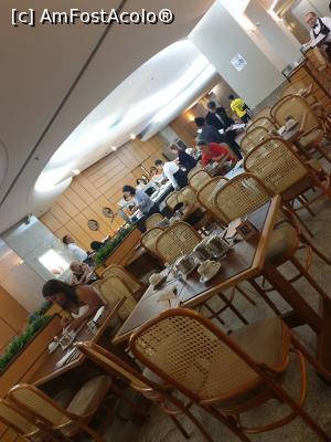 [P18] pe la restaurant » foto by robert
 - 
<span class="allrVoted glyphicon glyphicon-heart hidden" id="av1127902"></span>
<a class="m-l-10 hidden" id="sv1127902" onclick="voting_Foto_DelVot(,1127902,25930)" role="button">șterge vot <span class="glyphicon glyphicon-remove"></span></a>
<a id="v91127902" class=" c-red"  onclick="voting_Foto_SetVot(1127902)" role="button"><span class="glyphicon glyphicon-heart-empty"></span> <b>LIKE</b> = Votează poza</a> <img class="hidden"  id="f1127902W9" src="/imagini/loader.gif" border="0" /><span class="AjErrMes hidden" id="e1127902ErM"></span>