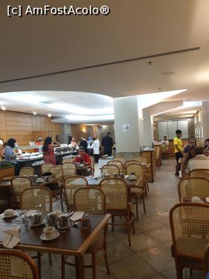 [P19] pe la restaurant » foto by robert
 - 
<span class="allrVoted glyphicon glyphicon-heart hidden" id="av1127903"></span>
<a class="m-l-10 hidden" id="sv1127903" onclick="voting_Foto_DelVot(,1127903,25930)" role="button">șterge vot <span class="glyphicon glyphicon-remove"></span></a>
<a id="v91127903" class=" c-red"  onclick="voting_Foto_SetVot(1127903)" role="button"><span class="glyphicon glyphicon-heart-empty"></span> <b>LIKE</b> = Votează poza</a> <img class="hidden"  id="f1127903W9" src="/imagini/loader.gif" border="0" /><span class="AjErrMes hidden" id="e1127903ErM"></span>