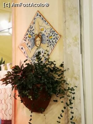 [P15] Il Portico, Stresa; decor » foto by crismis
 - 
<span class="allrVoted glyphicon glyphicon-heart hidden" id="av1274793"></span>
<a class="m-l-10 hidden" id="sv1274793" onclick="voting_Foto_DelVot(,1274793,25935)" role="button">șterge vot <span class="glyphicon glyphicon-remove"></span></a>
<a id="v91274793" class=" c-red"  onclick="voting_Foto_SetVot(1274793)" role="button"><span class="glyphicon glyphicon-heart-empty"></span> <b>LIKE</b> = Votează poza</a> <img class="hidden"  id="f1274793W9" src="/imagini/loader.gif" border="0" /><span class="AjErrMes hidden" id="e1274793ErM"></span>