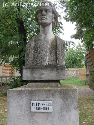 [P19] Bustul lui Mihai Eminescu - Casa Pogor.  » foto by tata123 🔱
 - 
<span class="allrVoted glyphicon glyphicon-heart hidden" id="av708618"></span>
<a class="m-l-10 hidden" id="sv708618" onclick="voting_Foto_DelVot(,708618,25937)" role="button">șterge vot <span class="glyphicon glyphicon-remove"></span></a>
<a id="v9708618" class=" c-red"  onclick="voting_Foto_SetVot(708618)" role="button"><span class="glyphicon glyphicon-heart-empty"></span> <b>LIKE</b> = Votează poza</a> <img class="hidden"  id="f708618W9" src="/imagini/loader.gif" border="0" /><span class="AjErrMes hidden" id="e708618ErM"></span>