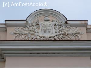 [P09] Stemă pe frontonul Casei Pogor.  » foto by tata123 🔱
 - 
<span class="allrVoted glyphicon glyphicon-heart hidden" id="av708608"></span>
<a class="m-l-10 hidden" id="sv708608" onclick="voting_Foto_DelVot(,708608,25937)" role="button">șterge vot <span class="glyphicon glyphicon-remove"></span></a>
<a id="v9708608" class=" c-red"  onclick="voting_Foto_SetVot(708608)" role="button"><span class="glyphicon glyphicon-heart-empty"></span> <b>LIKE</b> = Votează poza</a> <img class="hidden"  id="f708608W9" src="/imagini/loader.gif" border="0" /><span class="AjErrMes hidden" id="e708608ErM"></span>