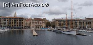 [P29] Primăria Marsiliei de pe vas, pe când intram în Vieux Port » foto by irinad
 - 
<span class="allrVoted glyphicon glyphicon-heart hidden" id="av1128907"></span>
<a class="m-l-10 hidden" id="sv1128907" onclick="voting_Foto_DelVot(,1128907,25942)" role="button">șterge vot <span class="glyphicon glyphicon-remove"></span></a>
<a id="v91128907" class=" c-red"  onclick="voting_Foto_SetVot(1128907)" role="button"><span class="glyphicon glyphicon-heart-empty"></span> <b>LIKE</b> = Votează poza</a> <img class="hidden"  id="f1128907W9" src="/imagini/loader.gif" border="0" /><span class="AjErrMes hidden" id="e1128907ErM"></span>
