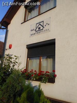 [P02] Sibiu - Gasthof Sara. Vedere din stradă. » foto by iulianic
 - 
<span class="allrVoted glyphicon glyphicon-heart hidden" id="av1382309"></span>
<a class="m-l-10 hidden" id="sv1382309" onclick="voting_Foto_DelVot(,1382309,25954)" role="button">șterge vot <span class="glyphicon glyphicon-remove"></span></a>
<a id="v91382309" class=" c-red"  onclick="voting_Foto_SetVot(1382309)" role="button"><span class="glyphicon glyphicon-heart-empty"></span> <b>LIKE</b> = Votează poza</a> <img class="hidden"  id="f1382309W9" src="/imagini/loader.gif" border="0" /><span class="AjErrMes hidden" id="e1382309ErM"></span>