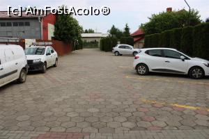 [P12] Rădăuți, Hotelul Intim, Parcarea din spatele hotelului, era foarte mare... » foto by mprofeanu
 - 
<span class="allrVoted glyphicon glyphicon-heart hidden" id="av1132651"></span>
<a class="m-l-10 hidden" id="sv1132651" onclick="voting_Foto_DelVot(,1132651,25988)" role="button">șterge vot <span class="glyphicon glyphicon-remove"></span></a>
<a id="v91132651" class=" c-red"  onclick="voting_Foto_SetVot(1132651)" role="button"><span class="glyphicon glyphicon-heart-empty"></span> <b>LIKE</b> = Votează poza</a> <img class="hidden"  id="f1132651W9" src="/imagini/loader.gif" border="0" /><span class="AjErrMes hidden" id="e1132651ErM"></span>