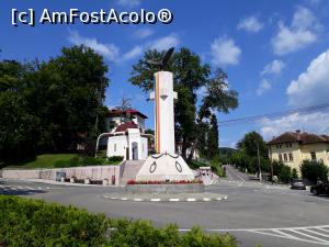 [P41] Felix Pension. Monumentul Eroilor si Vila Iliescu din Baile Govora.  » foto by Floria
 - 
<span class="allrVoted glyphicon glyphicon-heart hidden" id="av1135024"></span>
<a class="m-l-10 hidden" id="sv1135024" onclick="voting_Foto_DelVot(,1135024,26012)" role="button">șterge vot <span class="glyphicon glyphicon-remove"></span></a>
<a id="v91135024" class=" c-red"  onclick="voting_Foto_SetVot(1135024)" role="button"><span class="glyphicon glyphicon-heart-empty"></span> <b>LIKE</b> = Votează poza</a> <img class="hidden"  id="f1135024W9" src="/imagini/loader.gif" border="0" /><span class="AjErrMes hidden" id="e1135024ErM"></span>