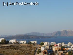 [P15] De pe ruinele castelului de la Akrotiri privind spre Caldera şi insulele Nea şi Palea Kameni » foto by irinad
 - 
<span class="allrVoted glyphicon glyphicon-heart hidden" id="av1205098"></span>
<a class="m-l-10 hidden" id="sv1205098" onclick="voting_Foto_DelVot(,1205098,26018)" role="button">șterge vot <span class="glyphicon glyphicon-remove"></span></a>
<a id="v91205098" class=" c-red"  onclick="voting_Foto_SetVot(1205098)" role="button"><span class="glyphicon glyphicon-heart-empty"></span> <b>LIKE</b> = Votează poza</a> <img class="hidden"  id="f1205098W9" src="/imagini/loader.gif" border="0" /><span class="AjErrMes hidden" id="e1205098ErM"></span>