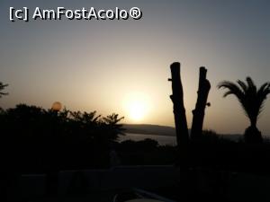 [P08] Primul apus de soare, admirat din parcarea vilei » foto by pmanuela
 - 
<span class="allrVoted glyphicon glyphicon-heart hidden" id="av1136339"></span>
<a class="m-l-10 hidden" id="sv1136339" onclick="voting_Foto_DelVot(,1136339,26025)" role="button">șterge vot <span class="glyphicon glyphicon-remove"></span></a>
<a id="v91136339" class=" c-red"  onclick="voting_Foto_SetVot(1136339)" role="button"><span class="glyphicon glyphicon-heart-empty"></span> <b>LIKE</b> = Votează poza</a> <img class="hidden"  id="f1136339W9" src="/imagini/loader.gif" border="0" /><span class="AjErrMes hidden" id="e1136339ErM"></span>
