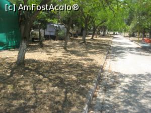 [P22] Una din aleile principale din camping » foto by dorgo
 - 
<span class="allrVoted glyphicon glyphicon-heart hidden" id="av1138898"></span>
<a class="m-l-10 hidden" id="sv1138898" onclick="voting_Foto_DelVot(,1138898,26063)" role="button">șterge vot <span class="glyphicon glyphicon-remove"></span></a>
<a id="v91138898" class=" c-red"  onclick="voting_Foto_SetVot(1138898)" role="button"><span class="glyphicon glyphicon-heart-empty"></span> <b>LIKE</b> = Votează poza</a> <img class="hidden"  id="f1138898W9" src="/imagini/loader.gif" border="0" /><span class="AjErrMes hidden" id="e1138898ErM"></span>