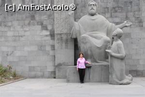 [P02] Yerevan, Matenadaran, Statuia lui Mesrop Mashtots cunoscutul creator al alfabetului armean însoțit de Koryun, unul din discipolii lui » foto by mprofeanu
 - 
<span class="allrVoted glyphicon glyphicon-heart hidden" id="av1139008"></span>
<a class="m-l-10 hidden" id="sv1139008" onclick="voting_Foto_DelVot(,1139008,26066)" role="button">șterge vot <span class="glyphicon glyphicon-remove"></span></a>
<a id="v91139008" class=" c-red"  onclick="voting_Foto_SetVot(1139008)" role="button"><span class="glyphicon glyphicon-heart-empty"></span> <b>LIKE</b> = Votează poza</a> <img class="hidden"  id="f1139008W9" src="/imagini/loader.gif" border="0" /><span class="AjErrMes hidden" id="e1139008ErM"></span>