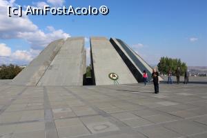 [P39] Yerevan, Complexul Memorial al Genocidului Armean, Flacăra Eternă » foto by mprofeanu
 - 
<span class="allrVoted glyphicon glyphicon-heart hidden" id="av1140020"></span>
<a class="m-l-10 hidden" id="sv1140020" onclick="voting_Foto_DelVot(,1140020,26066)" role="button">șterge vot <span class="glyphicon glyphicon-remove"></span></a>
<a id="v91140020" class=" c-red"  onclick="voting_Foto_SetVot(1140020)" role="button"><span class="glyphicon glyphicon-heart-empty"></span> <b>LIKE</b> = Votează poza</a> <img class="hidden"  id="f1140020W9" src="/imagini/loader.gif" border="0" /><span class="AjErrMes hidden" id="e1140020ErM"></span>