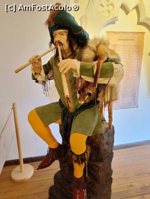 [P15] Muzicantul invitat la ospăț. » foto by tata123 🔱
 - 
<span class="allrVoted glyphicon glyphicon-heart hidden" id="av1330639"></span>
<a class="m-l-10 hidden" id="sv1330639" onclick="voting_Foto_DelVot(,1330639,26074)" role="button">șterge vot <span class="glyphicon glyphicon-remove"></span></a>
<a id="v91330639" class=" c-red"  onclick="voting_Foto_SetVot(1330639)" role="button"><span class="glyphicon glyphicon-heart-empty"></span> <b>LIKE</b> = Votează poza</a> <img class="hidden"  id="f1330639W9" src="/imagini/loader.gif" border="0" /><span class="AjErrMes hidden" id="e1330639ErM"></span>