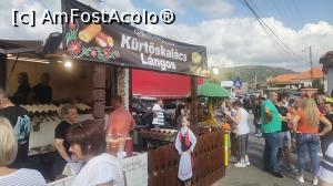 [P14] Aici se vand kurtosi si langosi » foto by dorgo
 - 
<span class="allrVoted glyphicon glyphicon-heart hidden" id="av1389359"></span>
<a class="m-l-10 hidden" id="sv1389359" onclick="voting_Foto_DelVot(,1389359,26075)" role="button">șterge vot <span class="glyphicon glyphicon-remove"></span></a>
<a id="v91389359" class=" c-red"  onclick="voting_Foto_SetVot(1389359)" role="button"><span class="glyphicon glyphicon-heart-empty"></span> <b>LIKE</b> = Votează poza</a> <img class="hidden"  id="f1389359W9" src="/imagini/loader.gif" border="0" /><span class="AjErrMes hidden" id="e1389359ErM"></span>